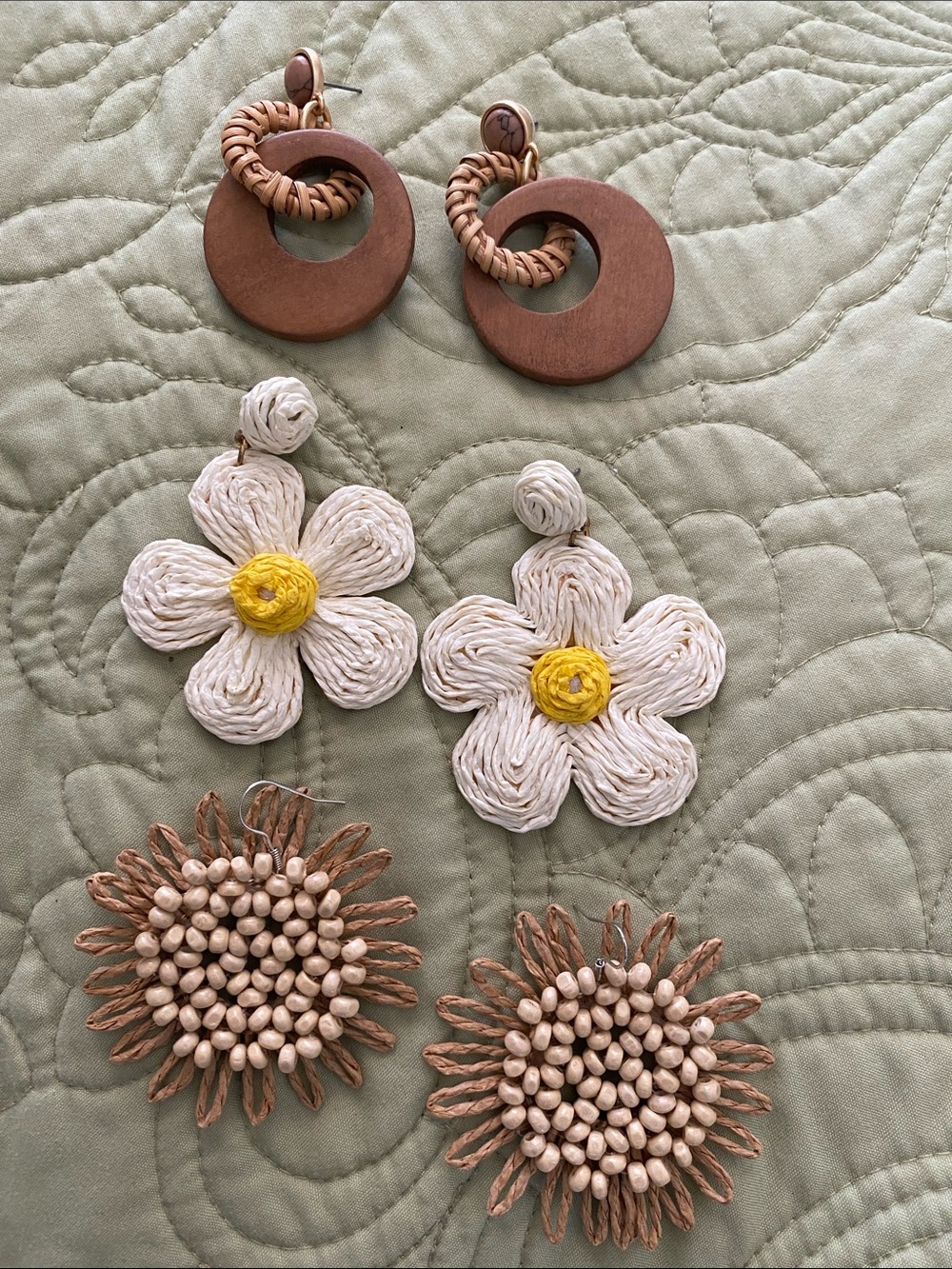 3 pairs of earrings all in excellent condition